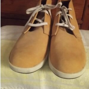 Timberland Tan and White Chukka Boots Modern Style